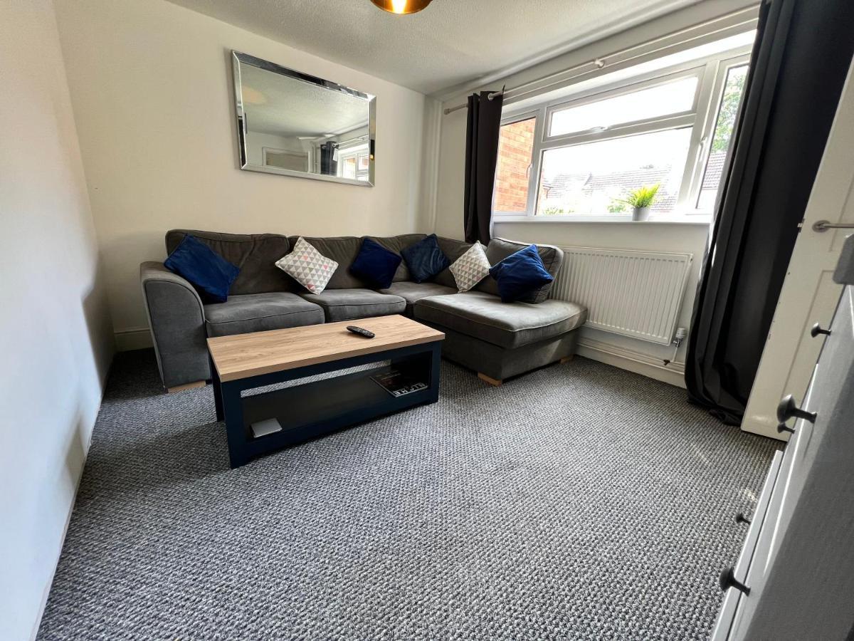 Modern House In The Heart Of The Lutterworth Villa Bagian luar foto